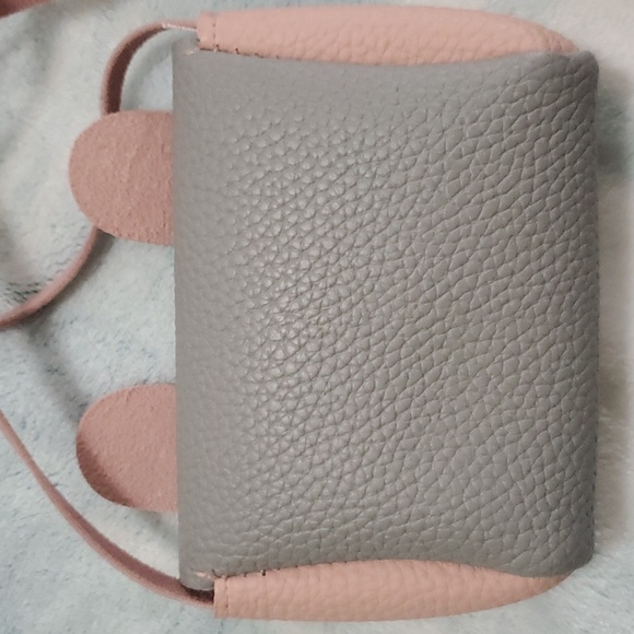 SMALL CUTE BUNNY 🐰 PURSE - Picture 2 of 3